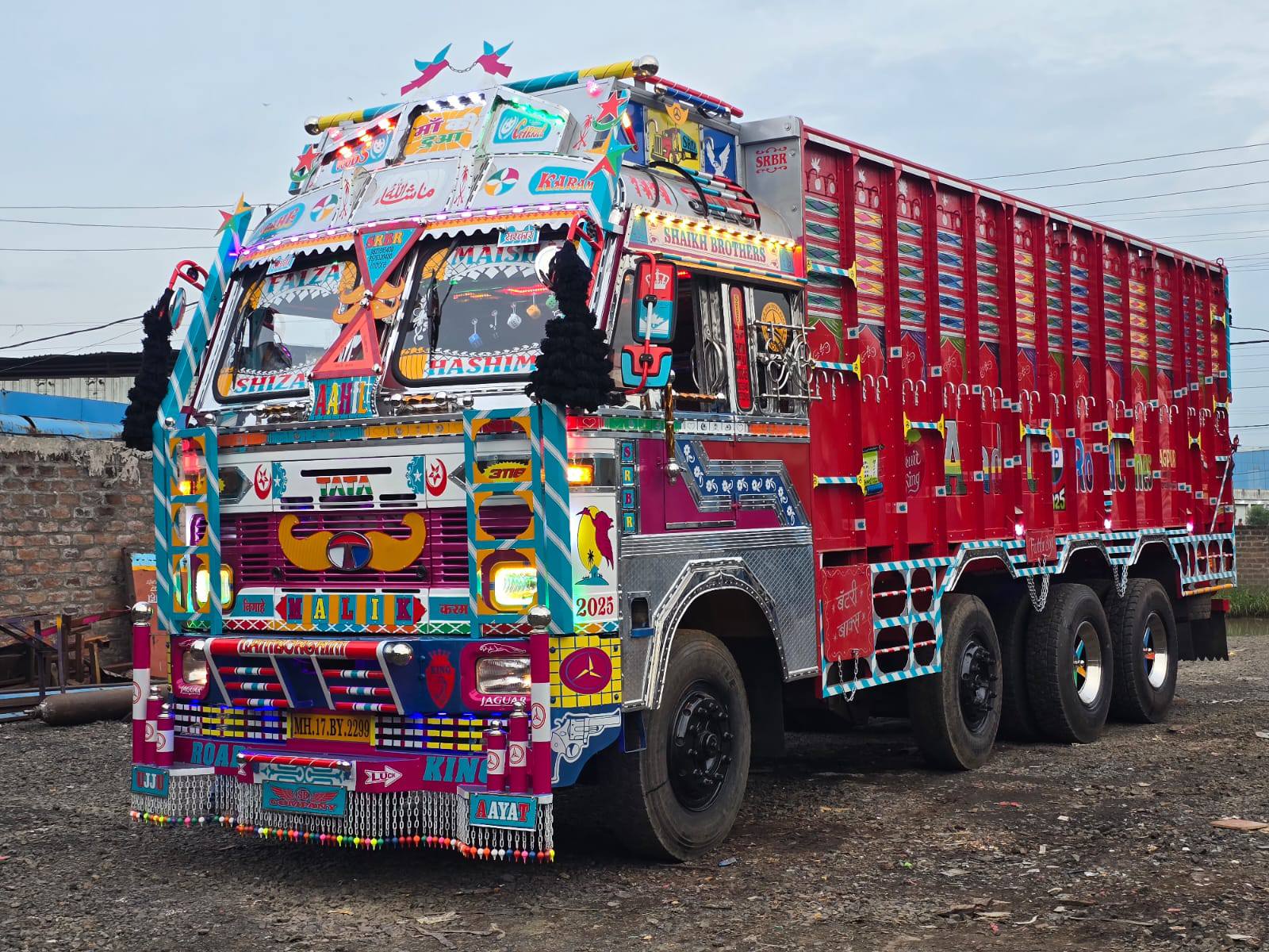 customized semi truck in india11