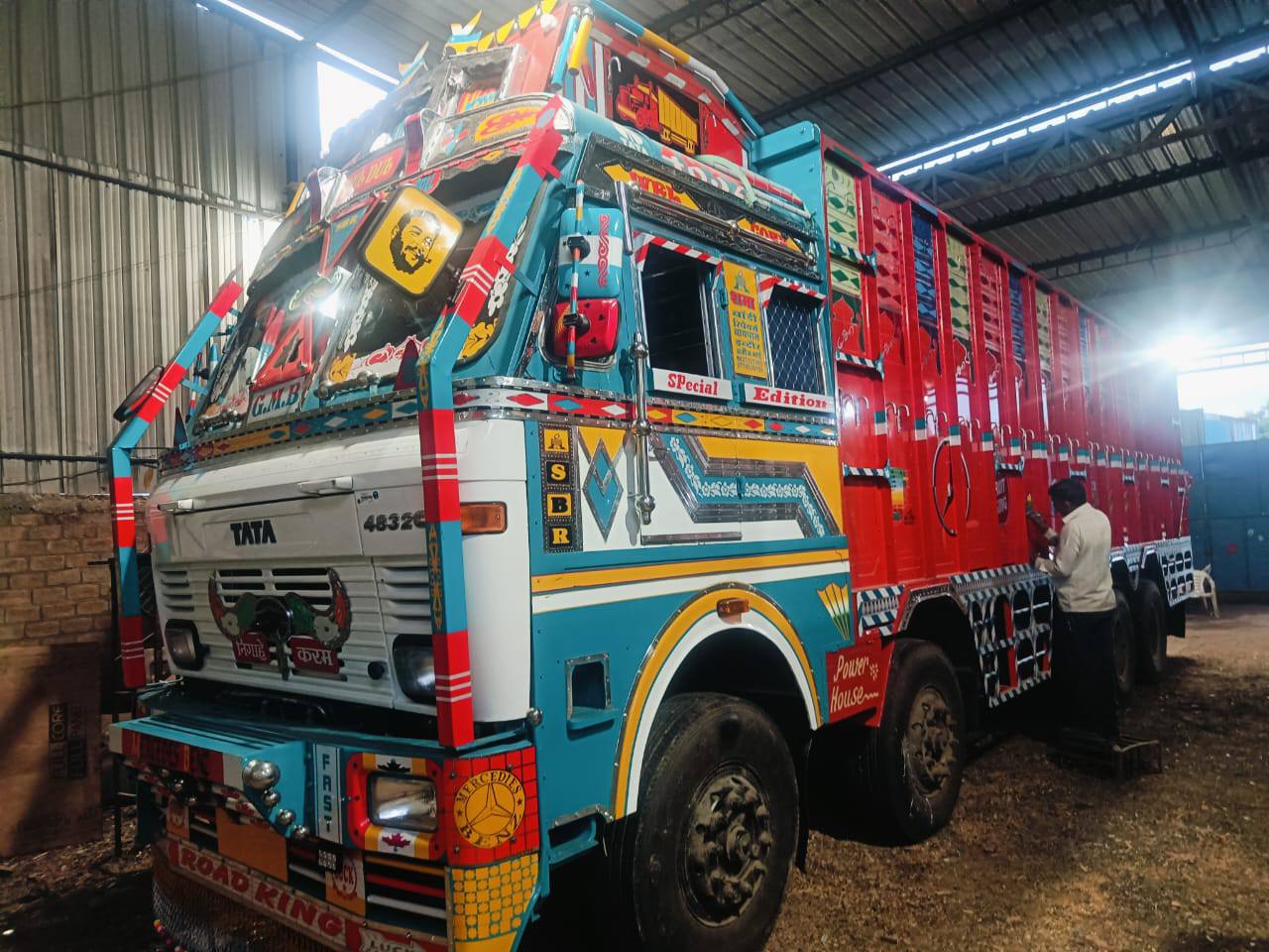 customized semi truck in india15