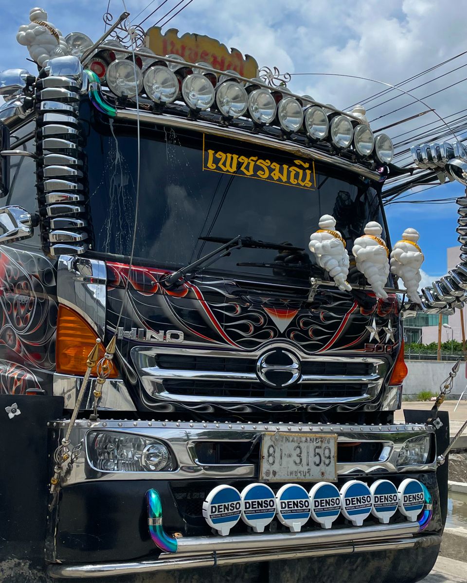 giti fest customized semi truck with michelin man