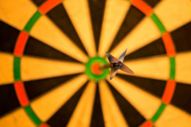 bullseye on dart board